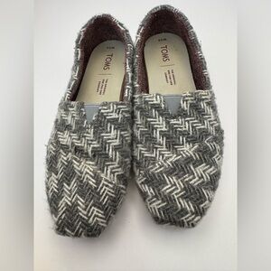 TOMS Women’s Herringbone Gray White  Ortholite Flats Shoes Size 5.5